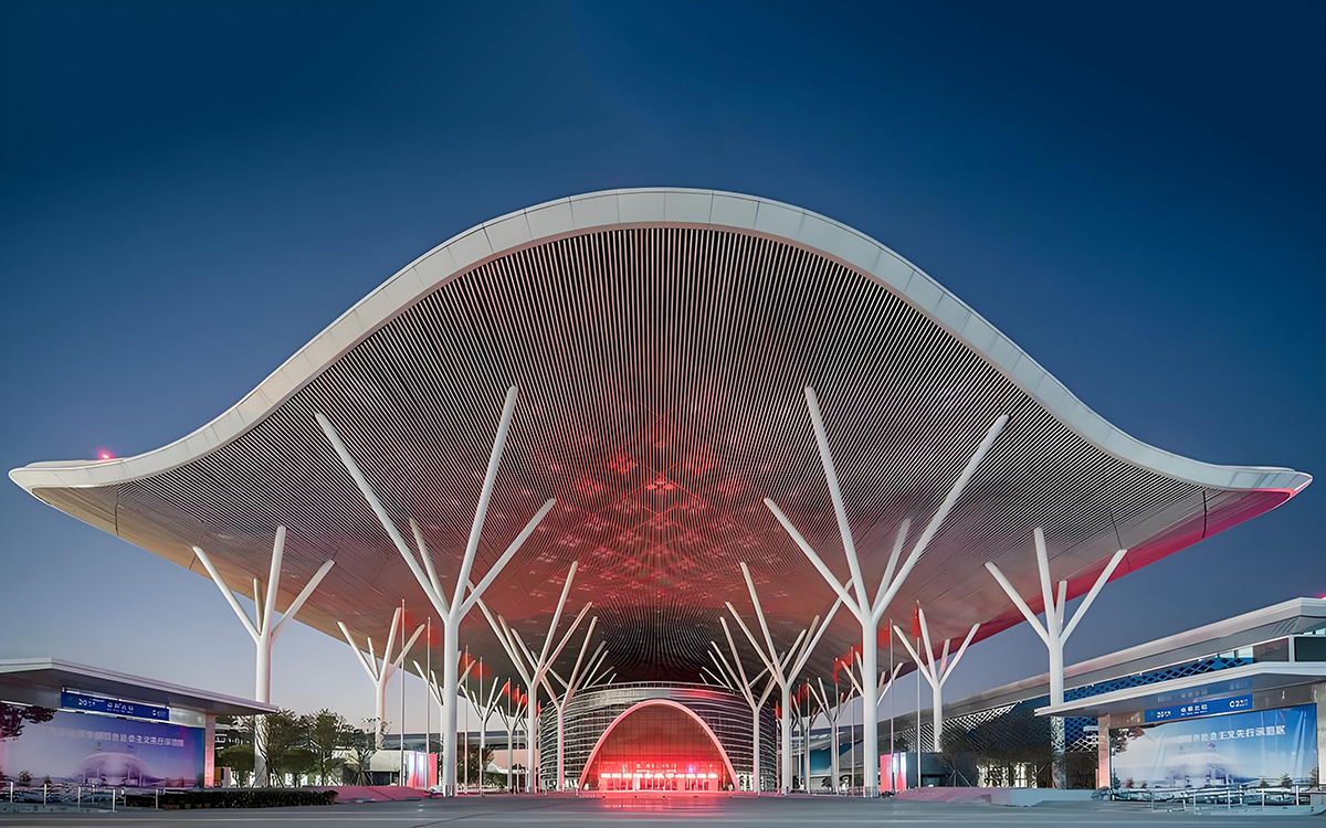 深圳國(guó)際會(huì)展中心(寶安新館)的建筑特色 深圳國(guó)際會(huì)展中心(寶安新館)的建筑特色
