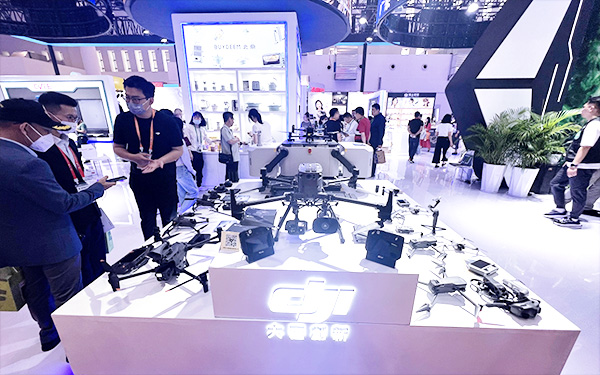 深圳展會(huì)搭建商采取哪些措施來(lái)增強(qiáng)產(chǎn)品展示效果？