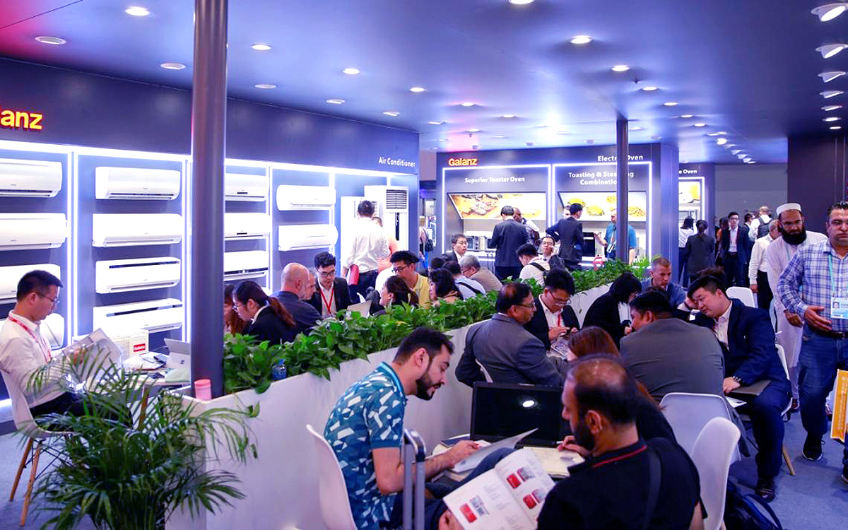 通過(guò)香港展位設(shè)計(jì)打造高轉(zhuǎn)化展臺(tái)