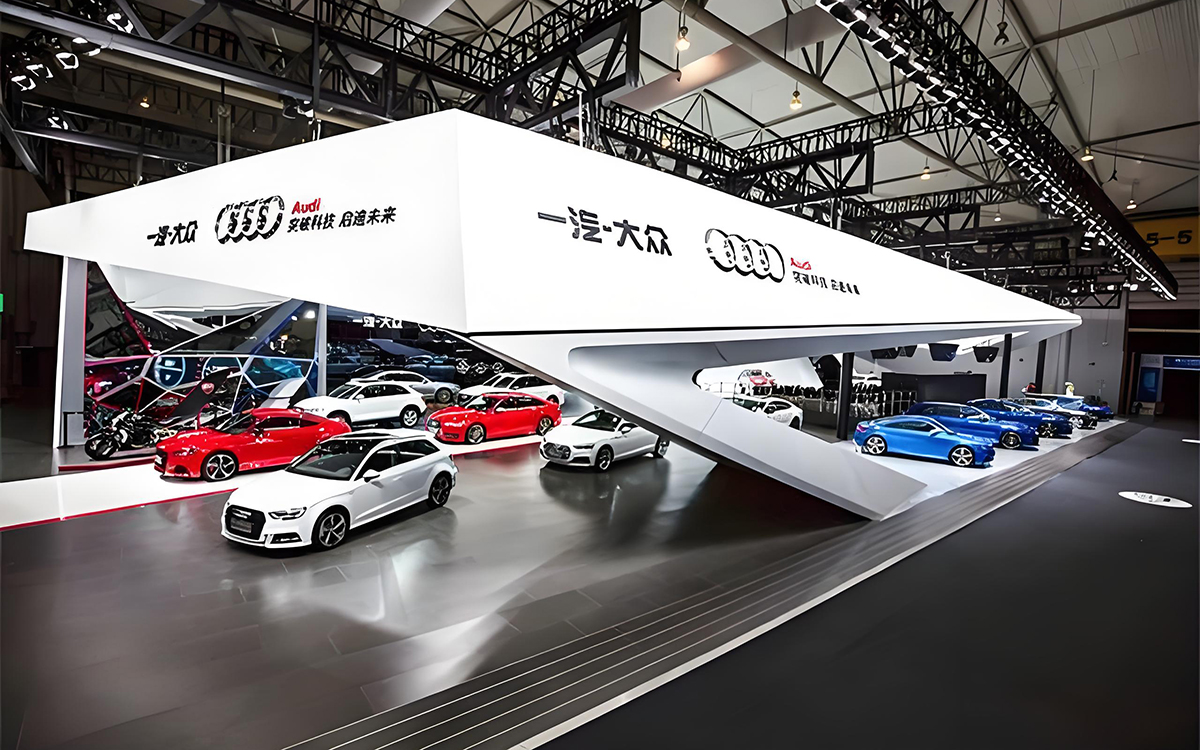 在深圳展臺(tái)布置中，將功能布局做得清晰順捷