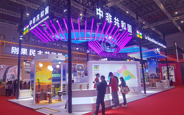 哪種深圳展覽會搭建設計風格最適合科技初創(chuàng)公司？