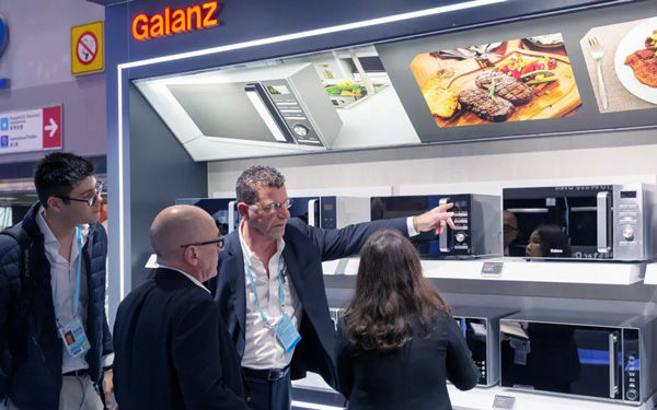 如何通過展品分層在深圳展臺設計搭建中吸引顧客？